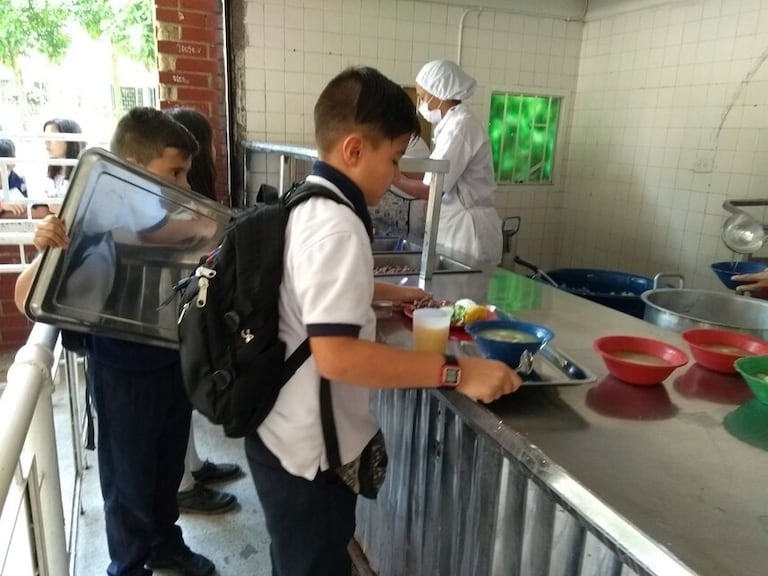 ESTUDIANTES SIN ALIMENTACIÓN