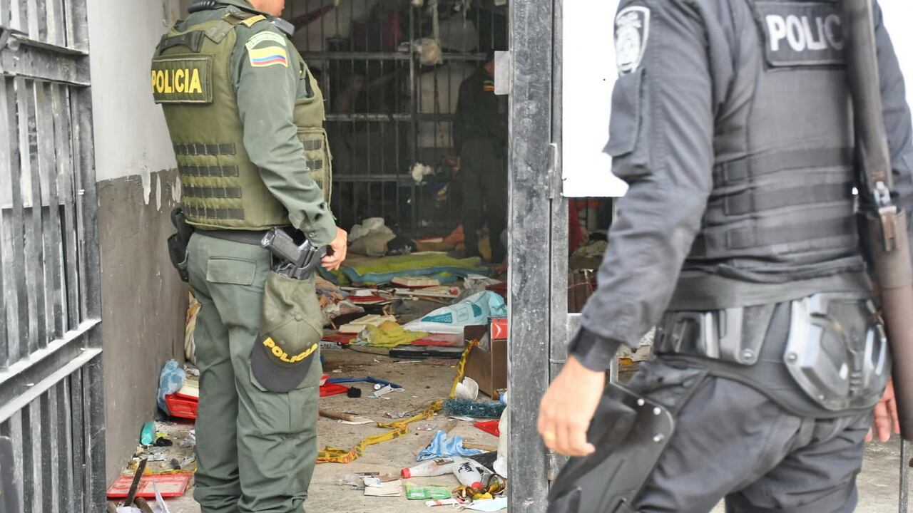 Fuga de presos en la estación de policía La Sultana ubicada en el barrio Siloé en Cali. Dos internos resultaron heridos, seis personas siguen fugitivas.
