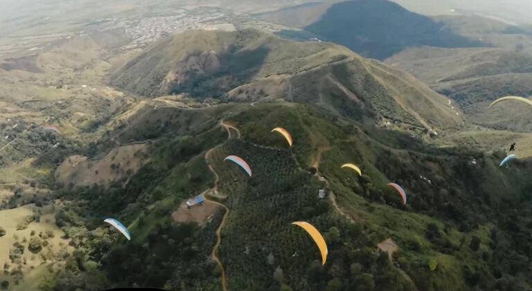 Parapente en Roldanillo, Valle del Cauca.