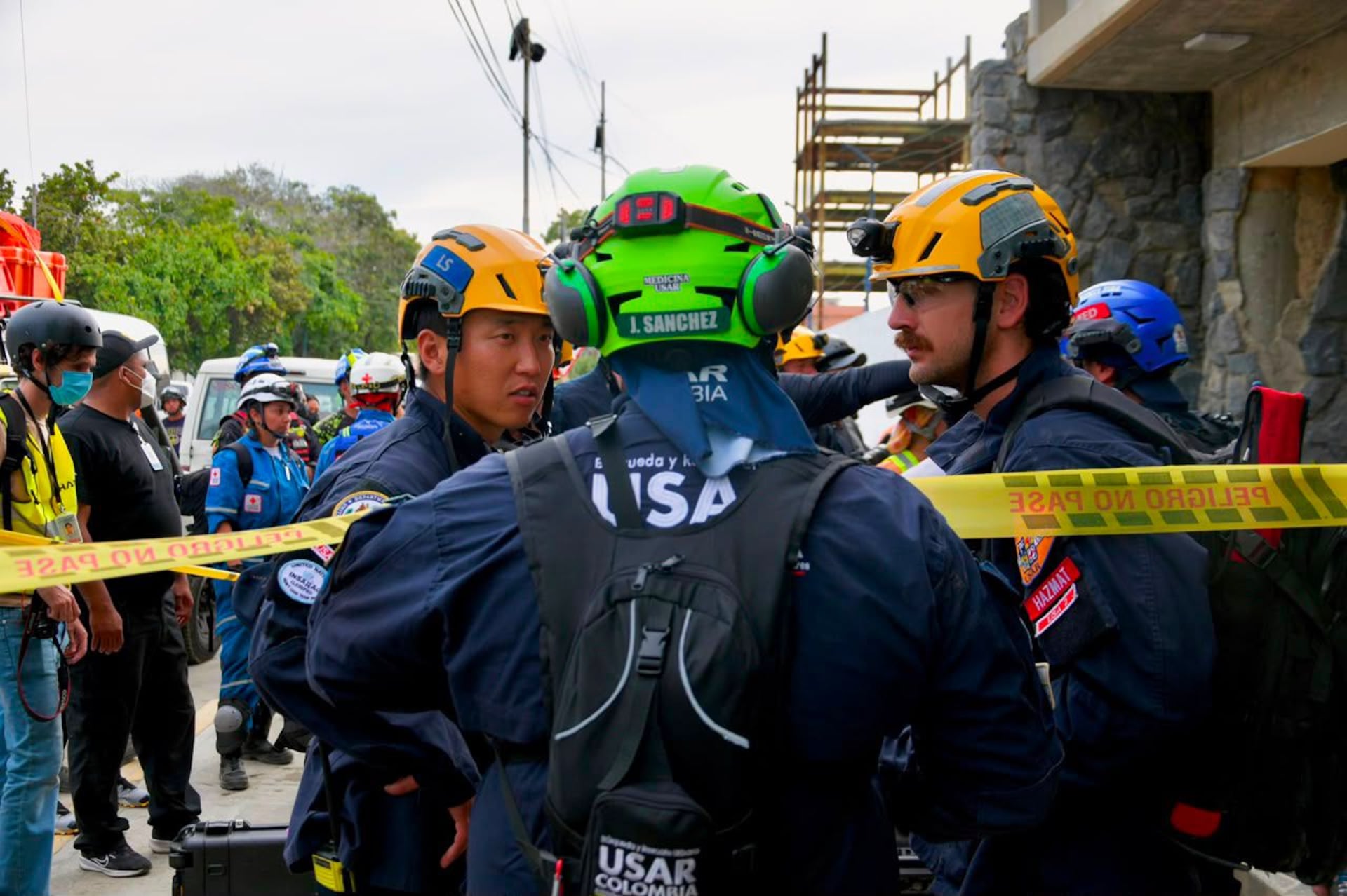 Pareja grabó video atrapada entre los escombros tras terremoto en Venezuela - El País