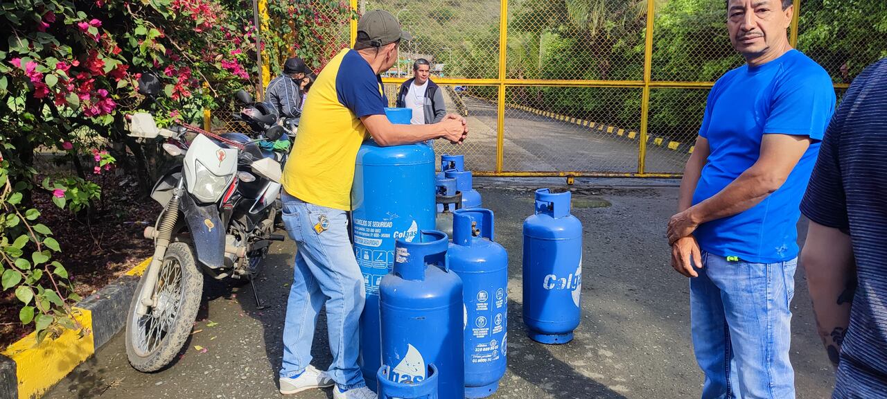 Filas en Yumbo en busca de gas propano