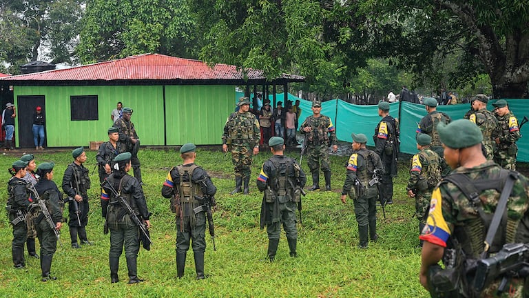 Las disidencias, al mando de alias Iván Mordisco, son las responsables del horror en Calamar. El alcalde dice que está bajo amenaza.