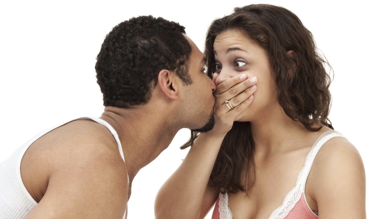 El mal aliento es un padecimiento que se puede remediar con agua de manzanilla