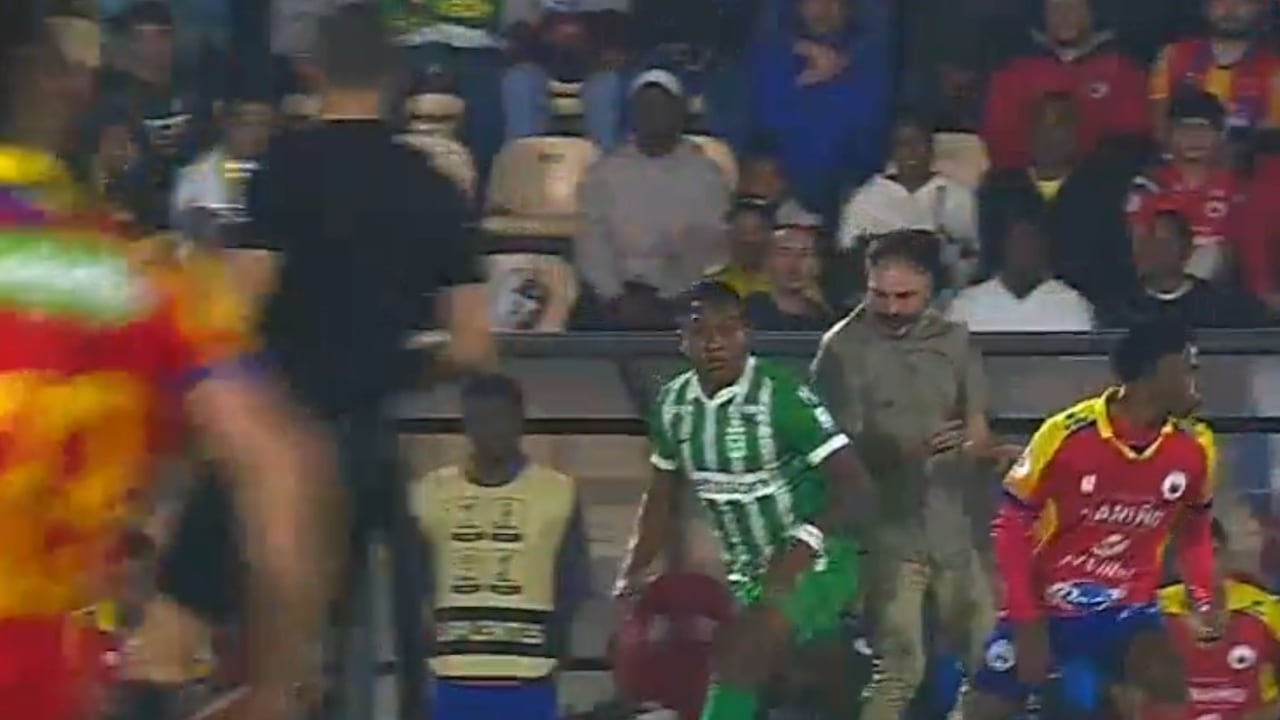 Alfredo Morelos y Risueño en polémica.