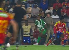 Alfredo Morelos y Risueño en polémica.