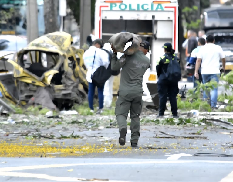 Explosión frente a la base aérea marco Fidel Suárez en Cali
