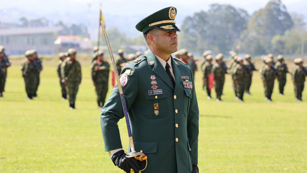 "Soy un soldado de la patria, que labora ahora al servicio de los caucanos y caucanas para que cuenten con un departamento seguro", comenta el brigadier general Federico Mejía, nuevo comandante de la Tercera División del Ejército.