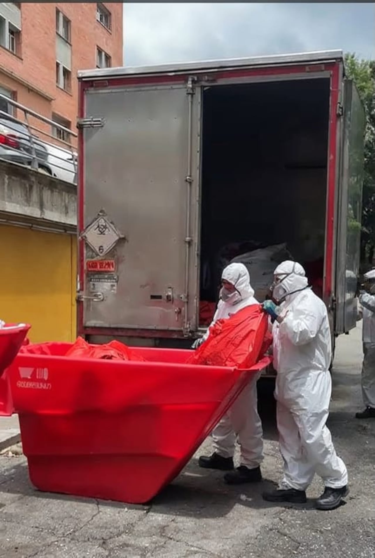 La Organización Mundial de la Salud estima que cerca del 85 % de los residuos generados por las actividades de atención en salud son comunes y no peligrosos.