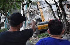 Demolición del Edificio María Mercedes en el barrio Cuarto de Legua.