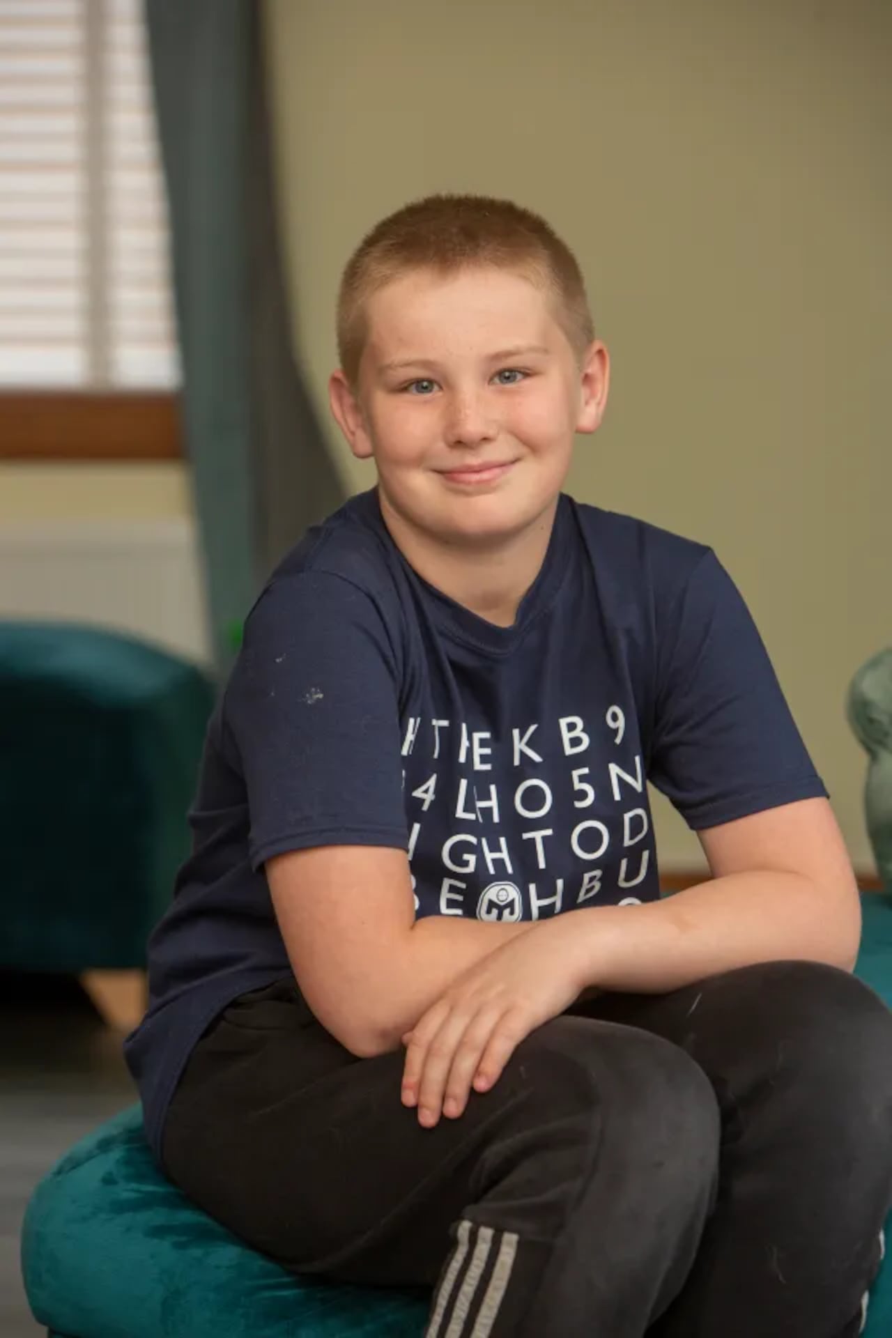 Este adolescente británico de 15 años, quien fue diagnosticado formalmente dentro del espectro autista.