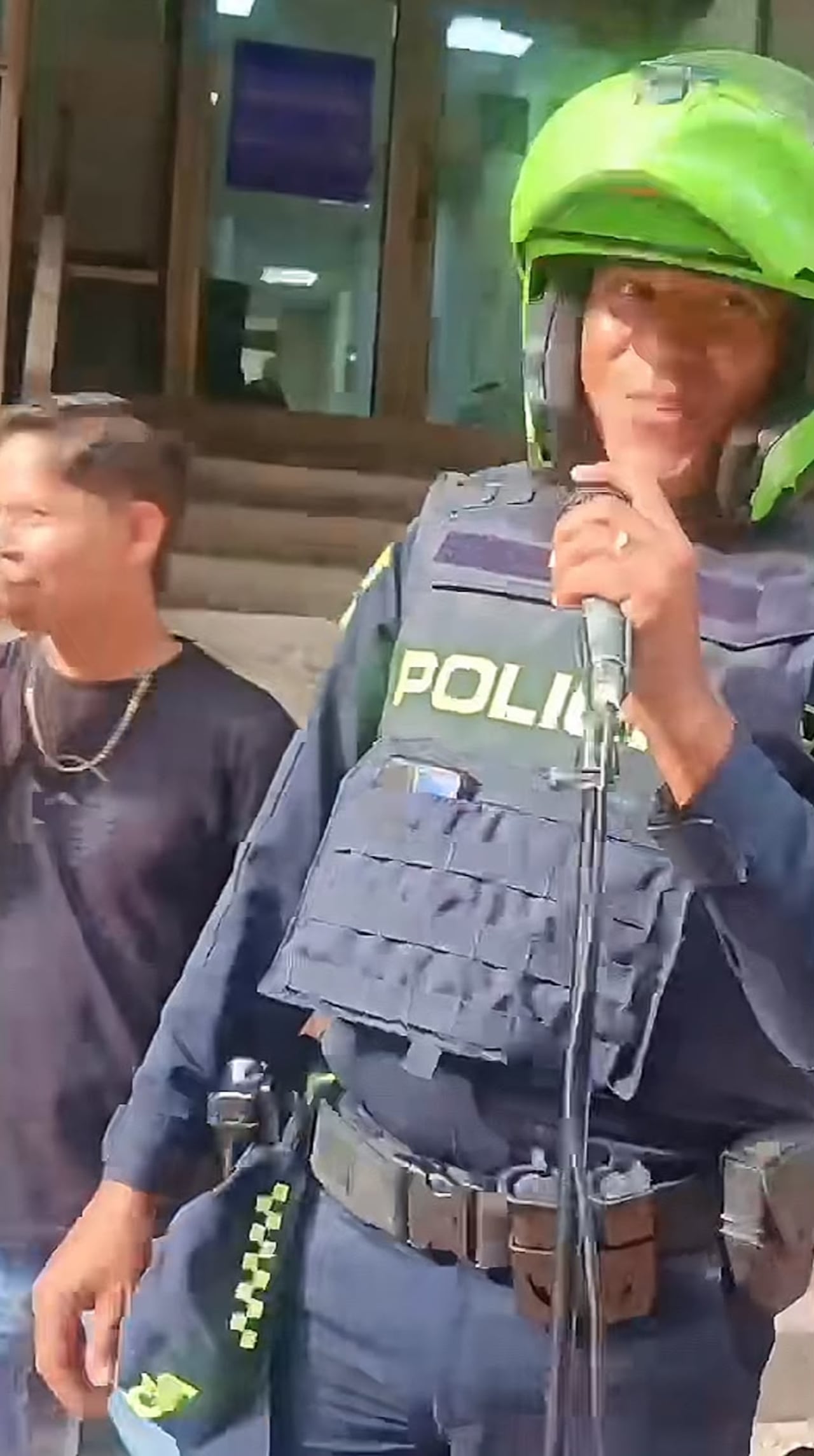 Policía sorprende a artista callejero en Pereira
