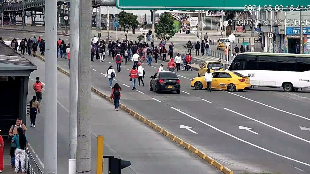 También en la Avenida El Dorado se han registrado bloqueos.