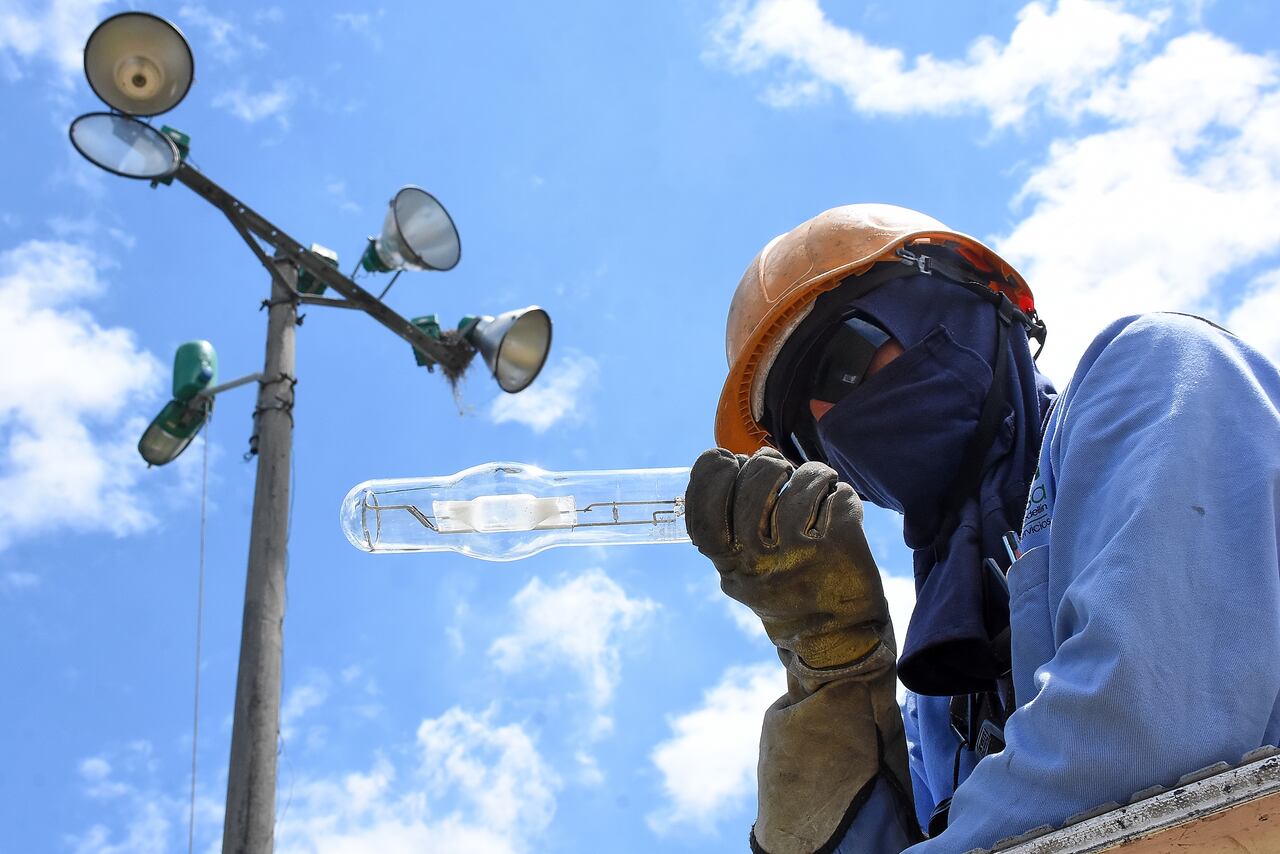 Instalación Luminarias Emcali Chiminangos I