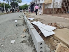 La intervención en la Carrera 46, en el sur de Cali, incluye la reposición de la carpeta asfáltica y la reconstrucción de andenes, según la Secretaría de Infraestructura.