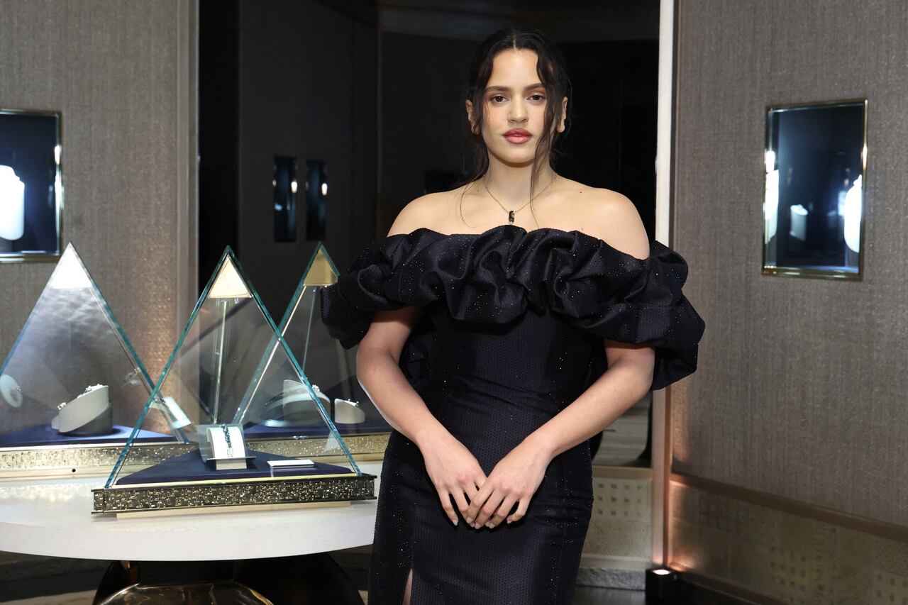 La cantante española hace una introspección en su nuevo disco, haciendo alusiones a la fe y a la espiritualidad.