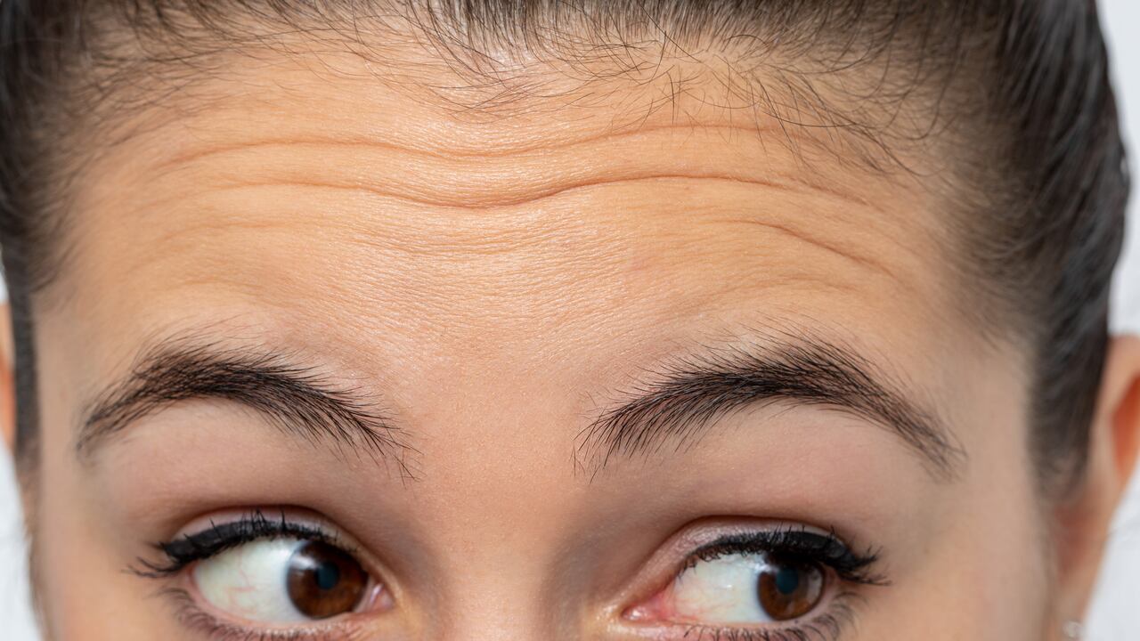 La crema rellenadora de arrugas está captando la atención de quienes desean una alternativa económica y efectiva para mejorar la apariencia de su piel.