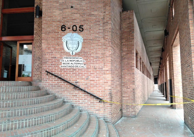 La sede alterna de la Presidencia de la República, ubicada en el Centro Cultural de Cali, presenta grietas en su infraestructura tras el terremoto del 10 de agosto.