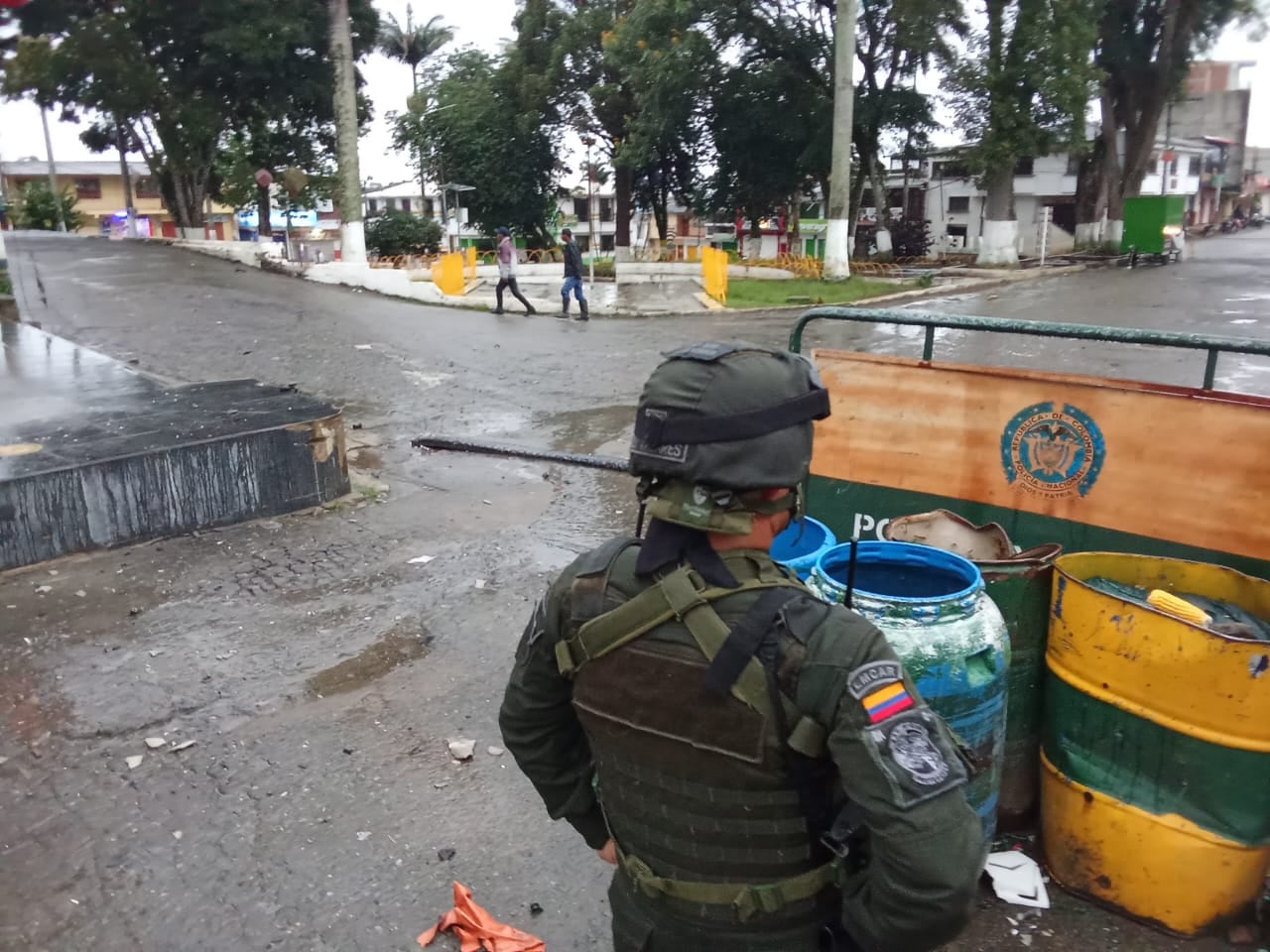 Ataque a la Policía en Morales, Cauca, este lunes 24 de febrero. Dos uniformados heridos y 17 civiles lesionados.