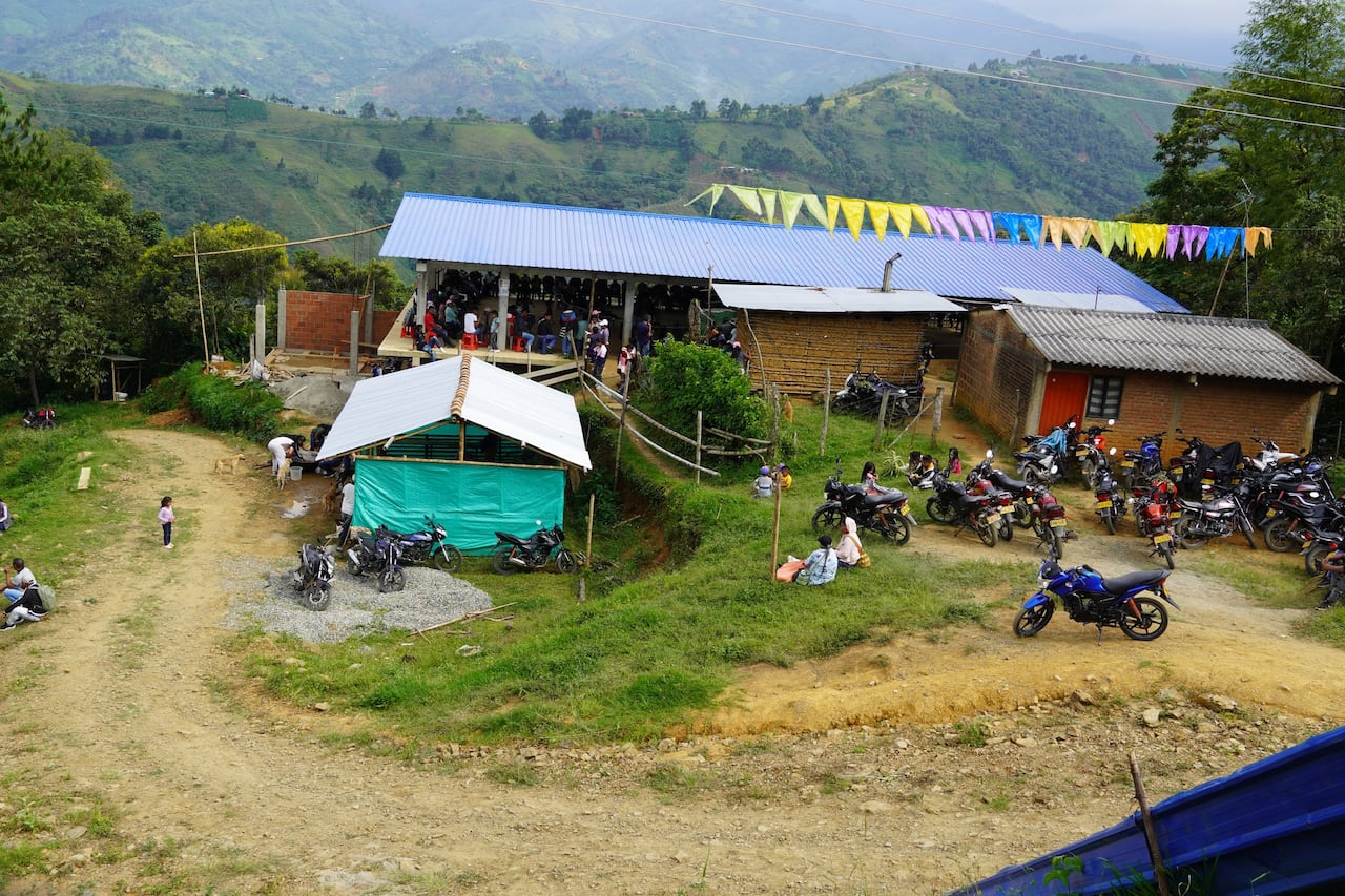 Las comunidades nasa del norte del departamento adelantan sus propios procesos de comunicación, a través de sus emisoras, buscando así proteger sus costumbres.