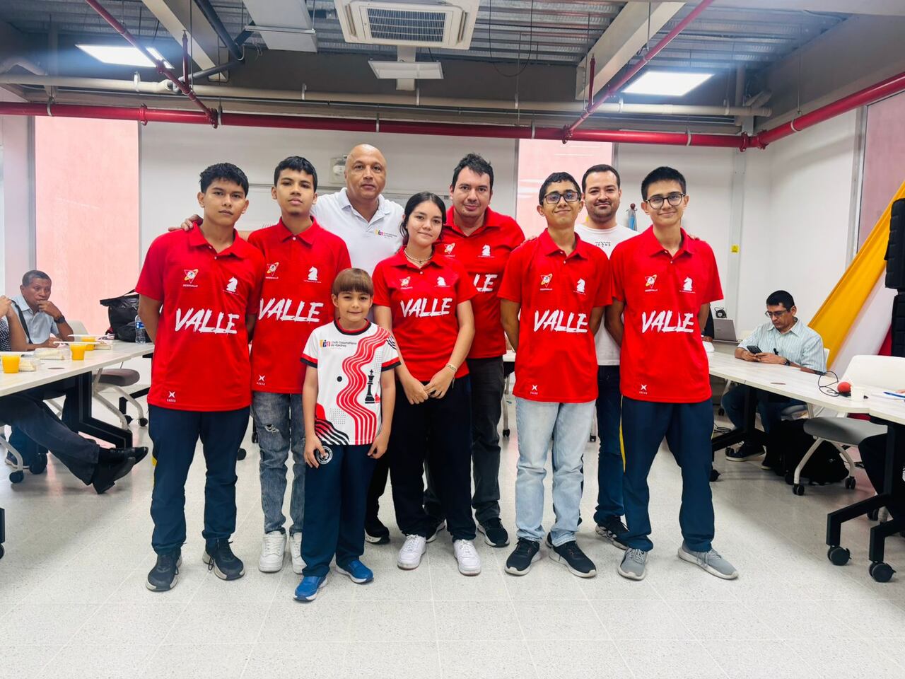 Algunos de los deportistas vallecaucanos que participarán en el Festival Sudamericano de la Juventud de Ajedrez 2025.
