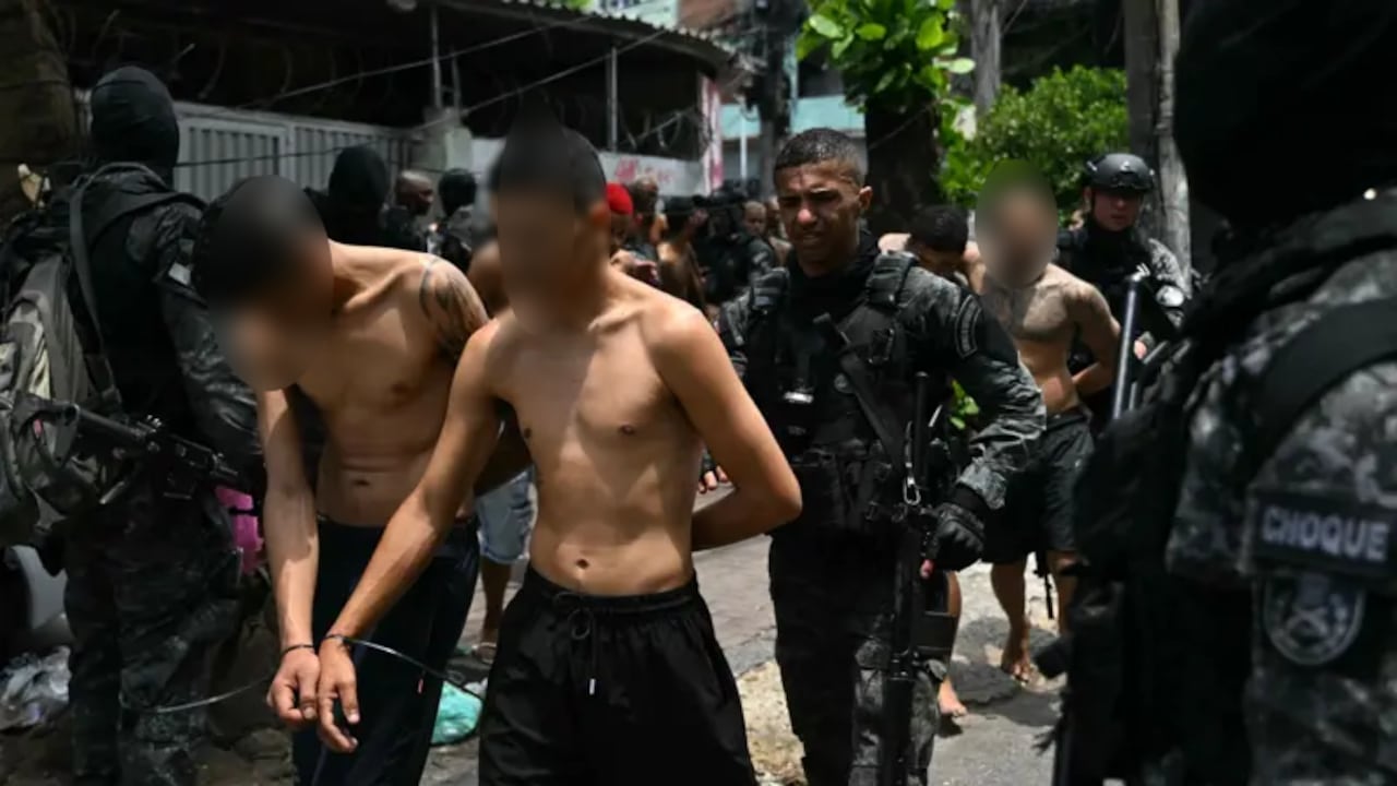 Operativo policial en Río de Janeiro deja 64 muertos y 81 capturados.