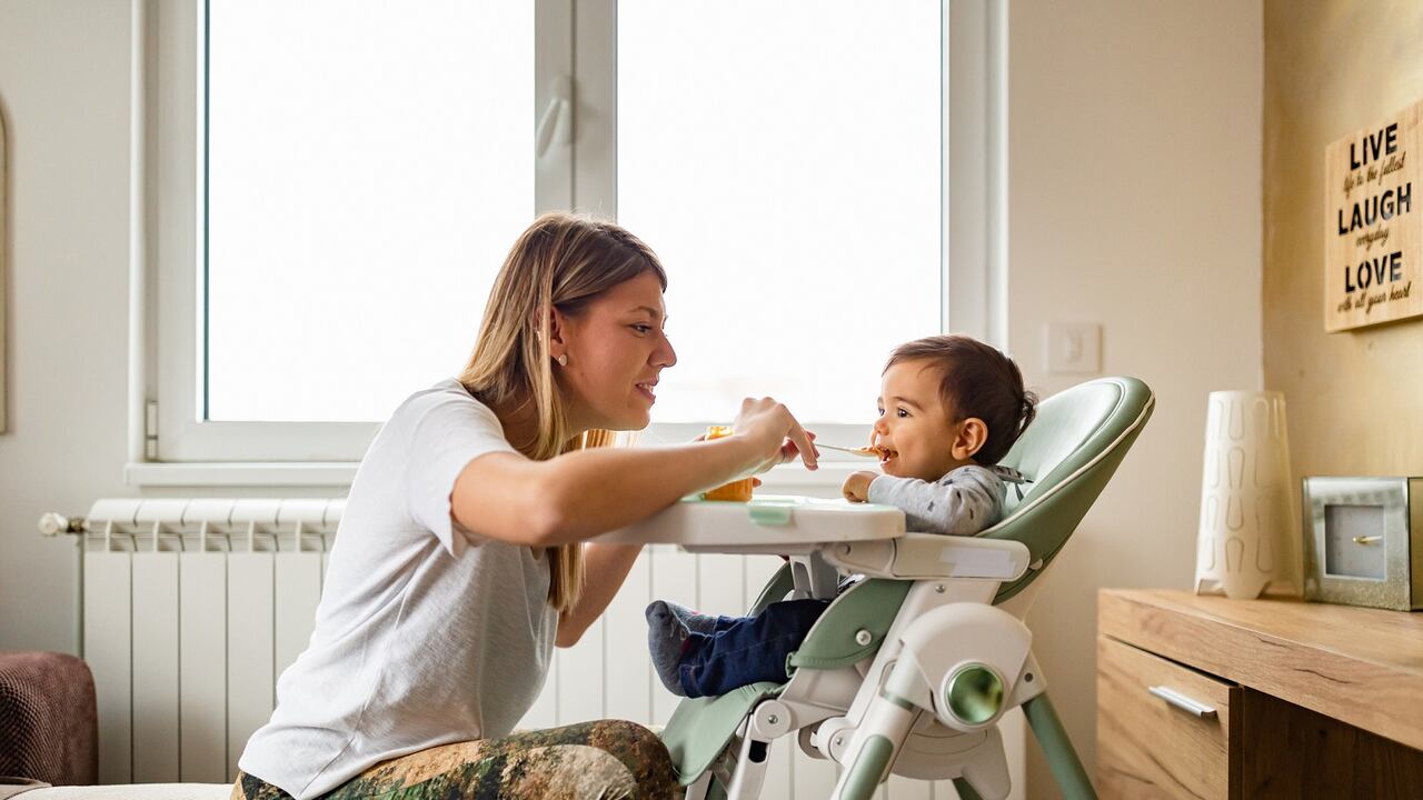 bebé comiendo