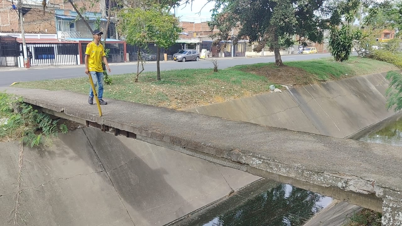 Los puentes peatonales de El Trébol presentan visibles señales de deterioro.