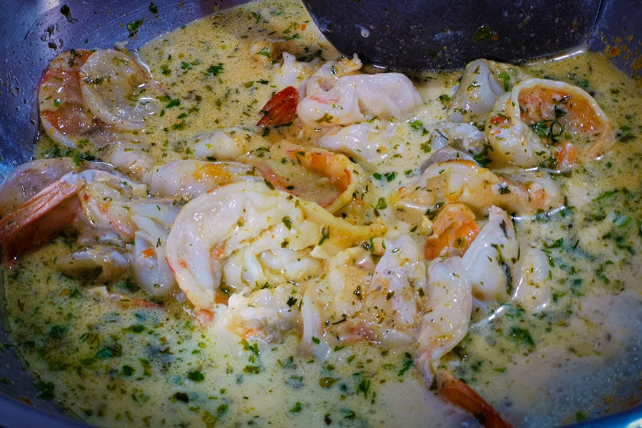 Tumaco se ha convertido en una vitrina para visibilizar el turismo comunitario con actividades económicas viable en el Municipio, con sus paisajes costeros y su tradición culinaria, resultado de sus raíces afrocolombianas e indígenas que hoy muestran al mundo.