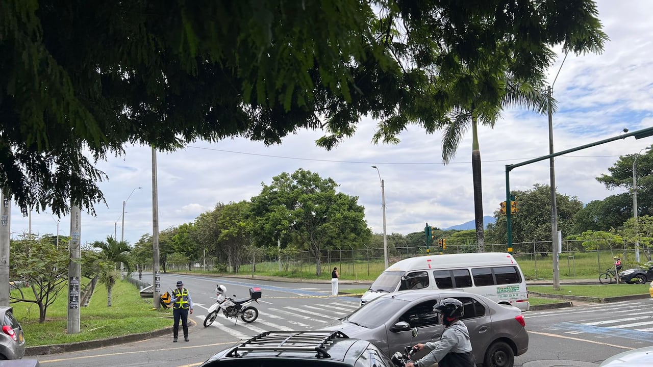Unidades de movilidad se hicieron presente en inmediaciones de Univalle por el anuncio de protestas y bloqueos.