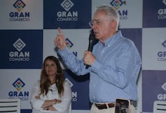 El expresidente Álvaro Uribe acompañó a Paloma Valencia durante actividades de campaña en Cali.
