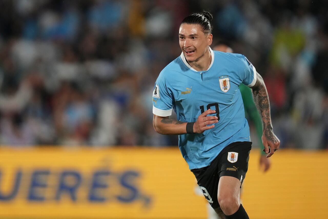 La celeste derrotó a los del altiplano por 3-0 con doblete de Darwin Núñez, y autogol de Gabriel Villamil.