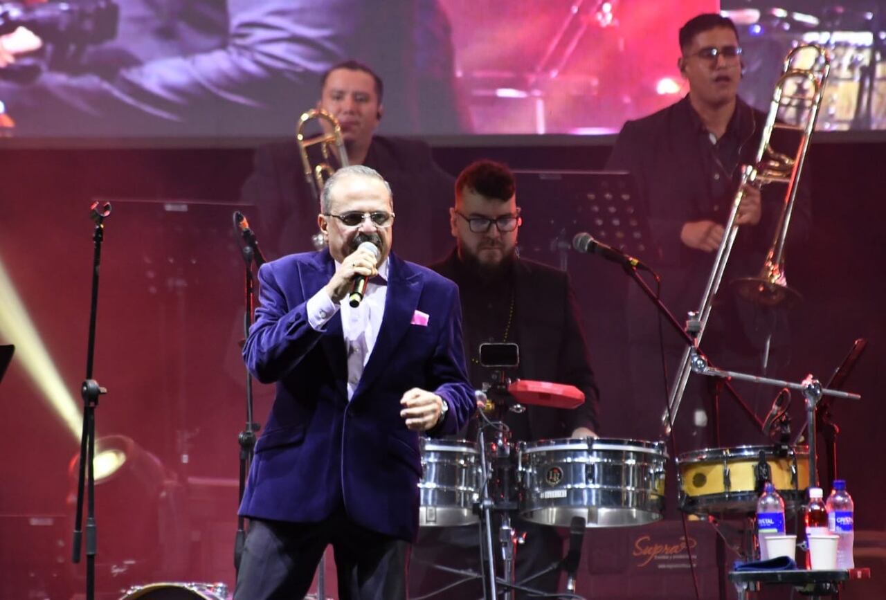 En el marco de los 489 años de Santiago de Cali, el Diamante de Béisbol contó con la voz de Amilcar Boscán.
