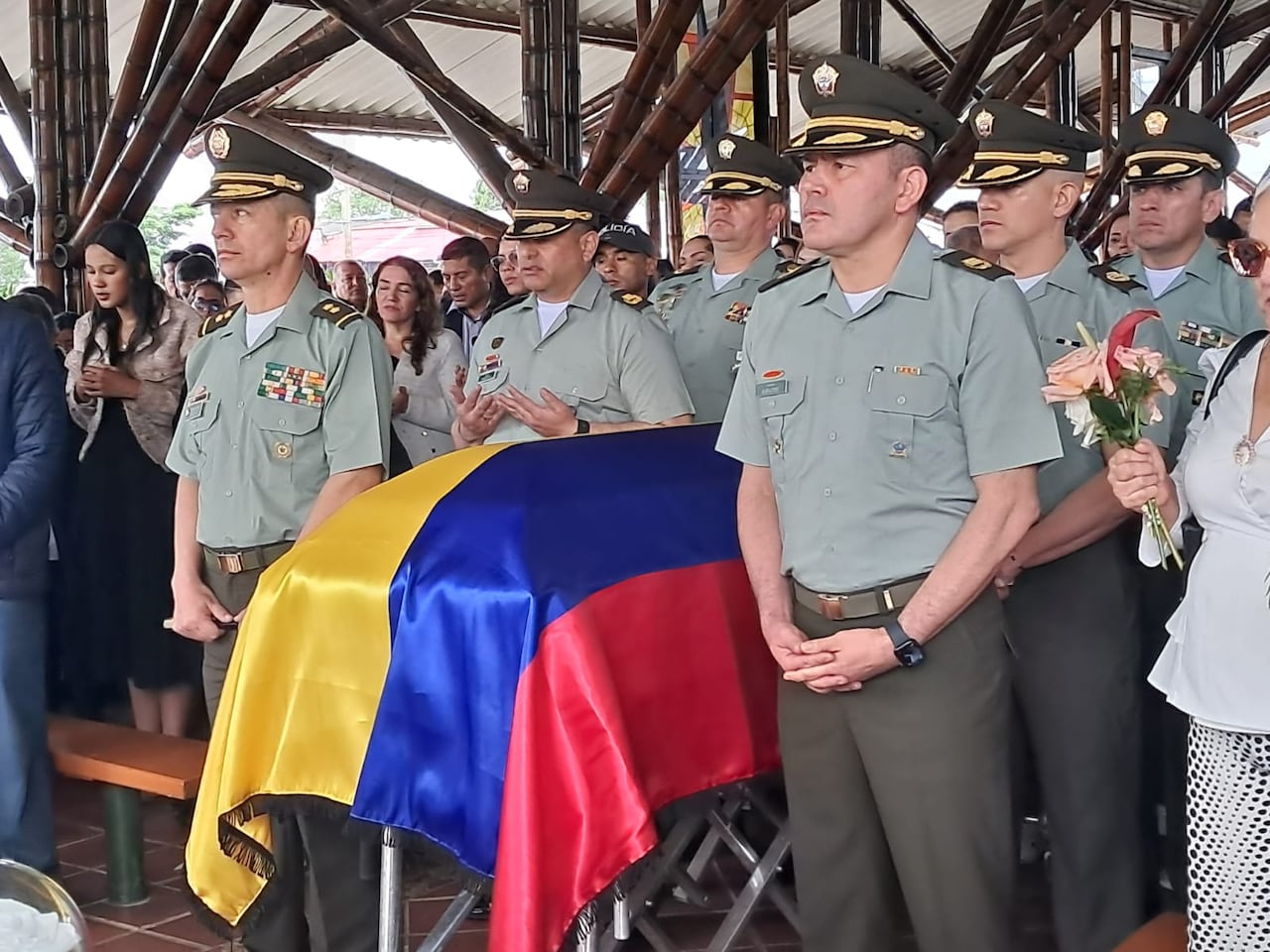 Las honras fúnebres del intendente Luis Guillermo Martínez se cumplieron este jueves 25 de diciembre al norte de Popayán.