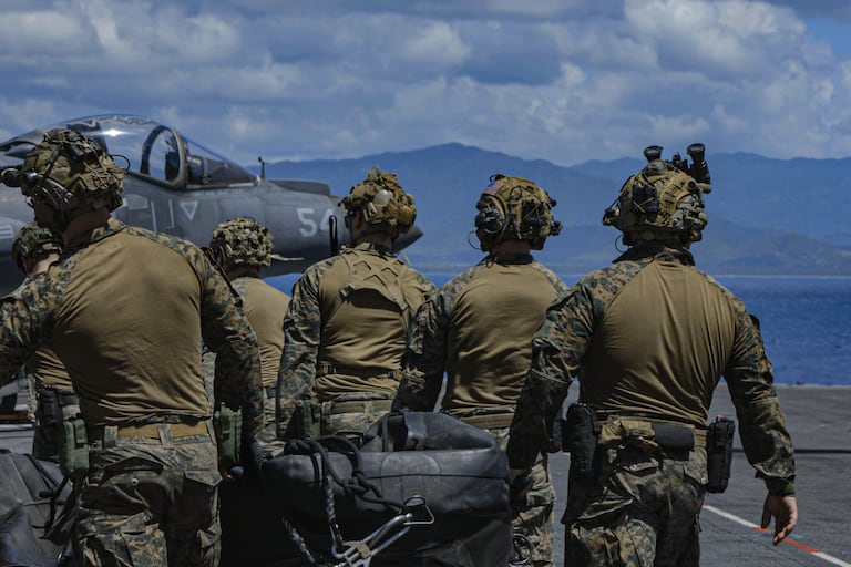 Soldados en ejercicios militares en el Caribe