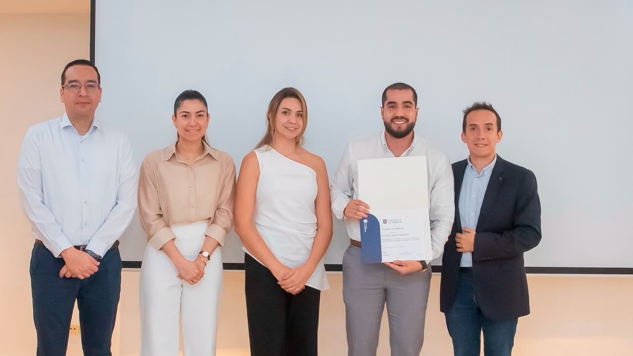 Los asistentes a estas capacitaciones recibieron algunos certificados de los nuevos conocimientos que adquirieron.