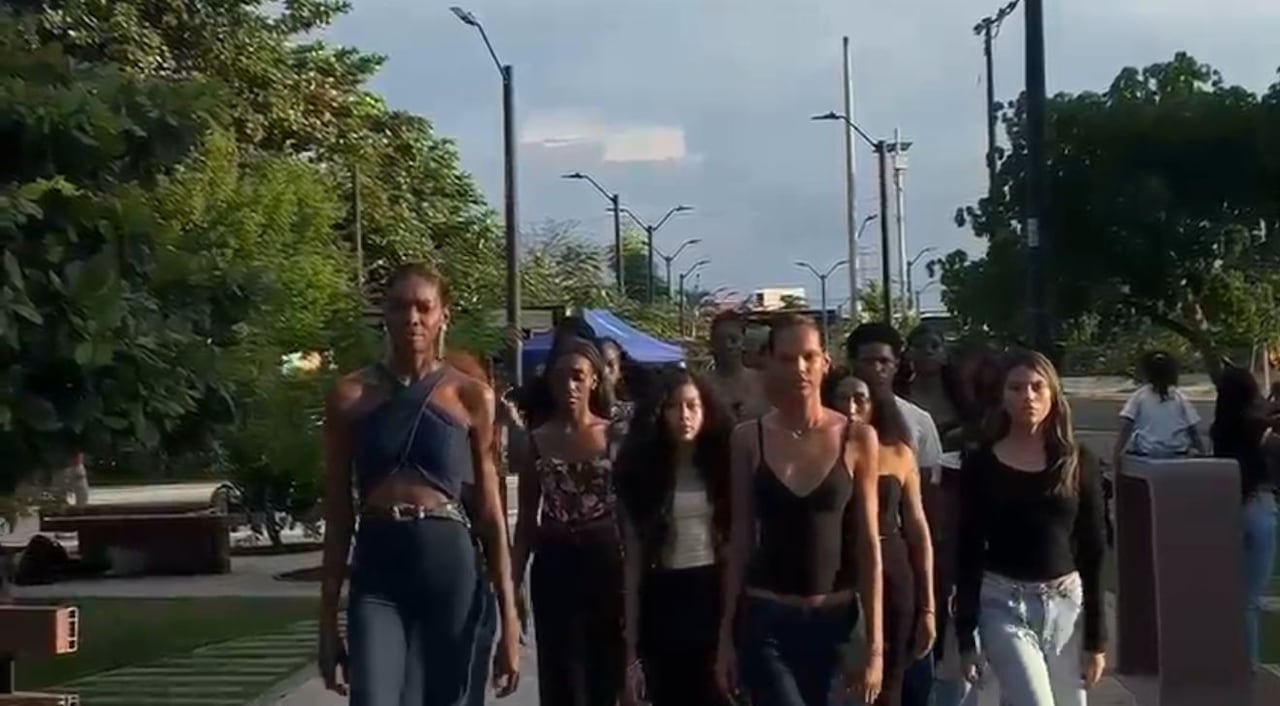 En 2025, 40 participantes se beneficiaron de la academia, culminando con un desfile que evidenció su talento y crecimiento.