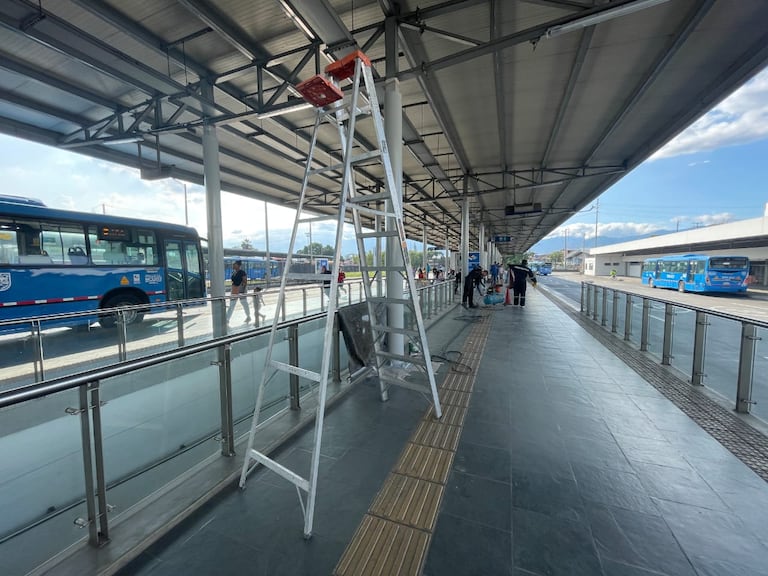 Mantenimiento estación Andrés Sanín del MÍO