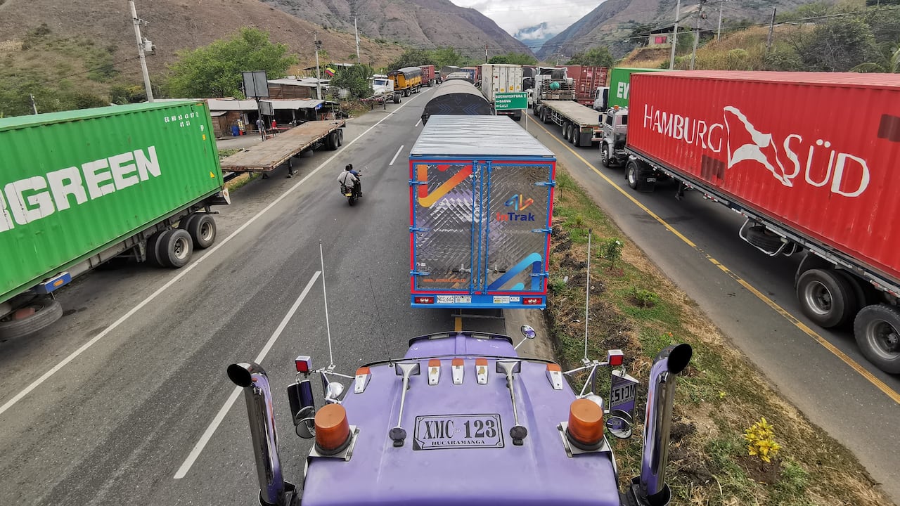 Bloqueos en loboguerrero vía a Buenaventura