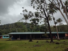 La Isla Gorgona, ubicada en el Pacífico colombiano (Cauca), es un Parque Nacional Natural famoso por ser un "laboratorio vivo" de biodiversidad, que pasó de ser una temida prisión de máxima seguridad (1959-1984) a un paraíso ecoturístico. Destaca por sus arrecifes de coral, avistamiento de ballenas jorobadas (julio-octubre), buceo, ruinas selváticas y especies endémicas.