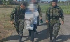 Integrantes del Ejército liberaron a una mujer que permanecía secuestrada en zona rural de Santa Bárbara de Iscuandé, al sur de Colombia.