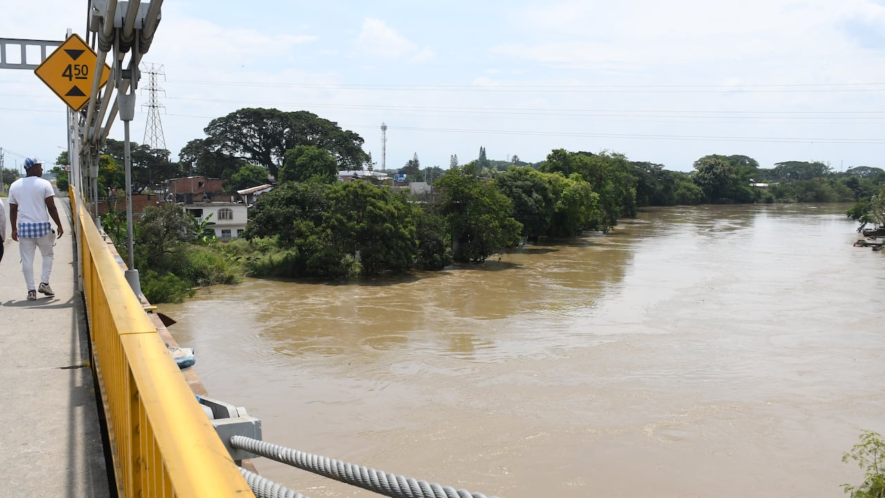 Cali: Alto nivel del caudal del rio Cauca en su paso por Juanchito.
