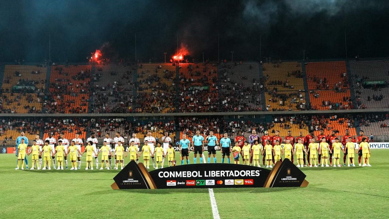 Imágenes del previo del partido entre Independiente Medellín y Flamengo por la Copa Libertadores.