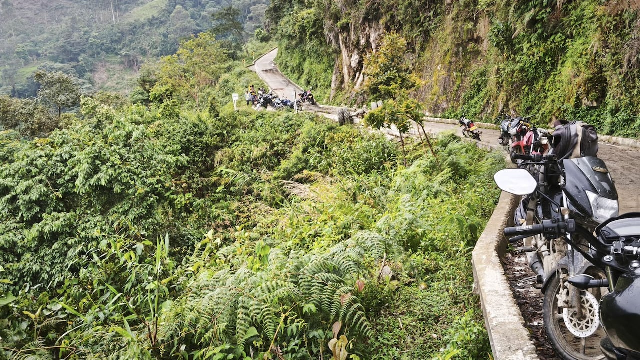 Las autoridades investigan las causas del accidente mientras reiteran el llamado a la precaución en las vías rurales del norte del Cauca, donde transitan vehículos de carga pesada.