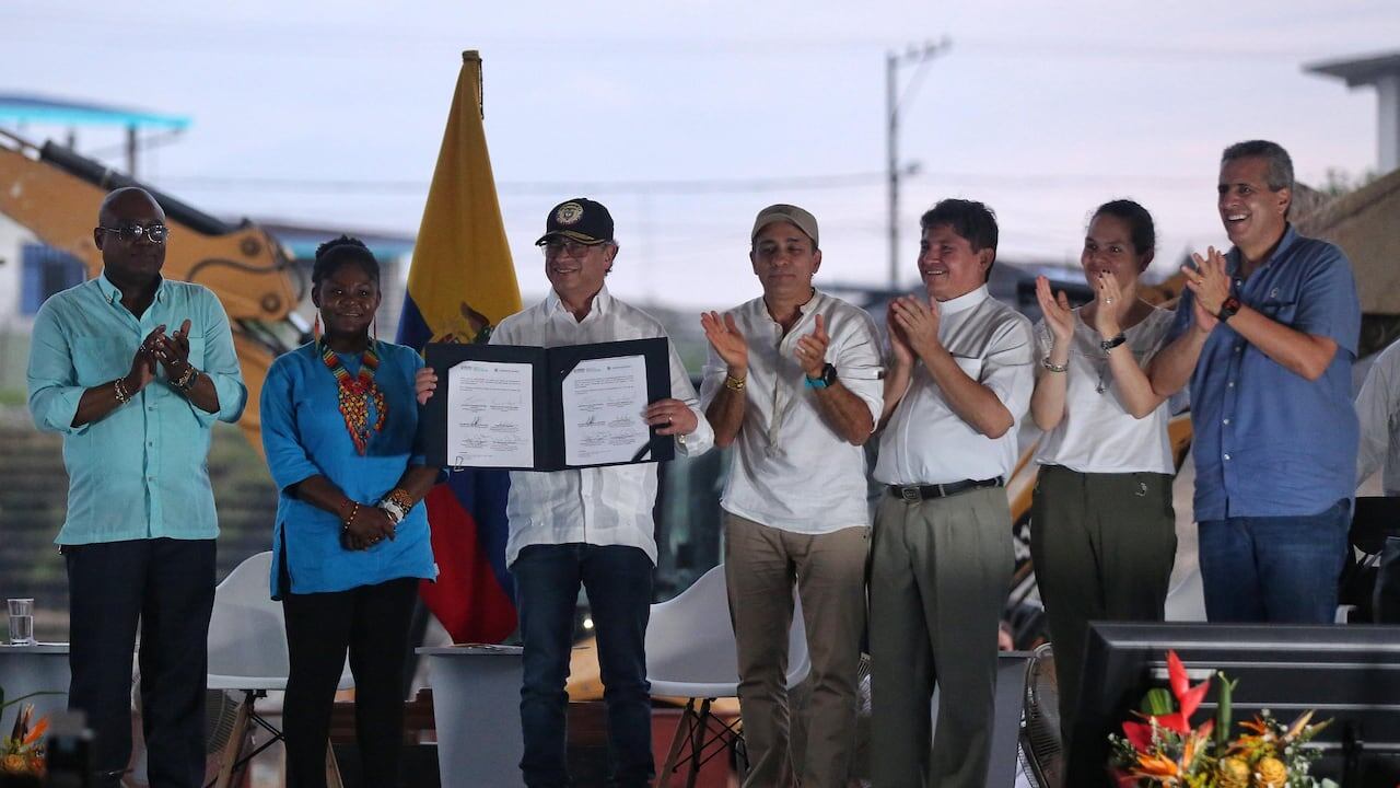 Con un acto simbólico liderado por el presidente Gustavo Petro, se dio inicio a la obra de reconstrucción del Estadio Marino Klinger en Buenaventura.