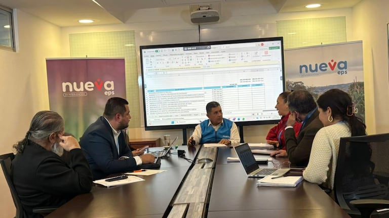 Jorge Iván Ospina durante la transmisión en vivo en la que explicó las primeras acciones de la intervención en Nueva EPS.