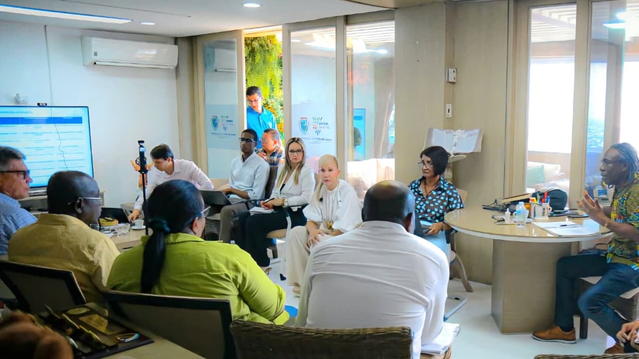 La gobernadora del Valle, Dilian Francisca Toro, pidió articular esfuerzos institucionales para avanzar en los proyectos de acueducto y alcantarillado de Buenaventura.