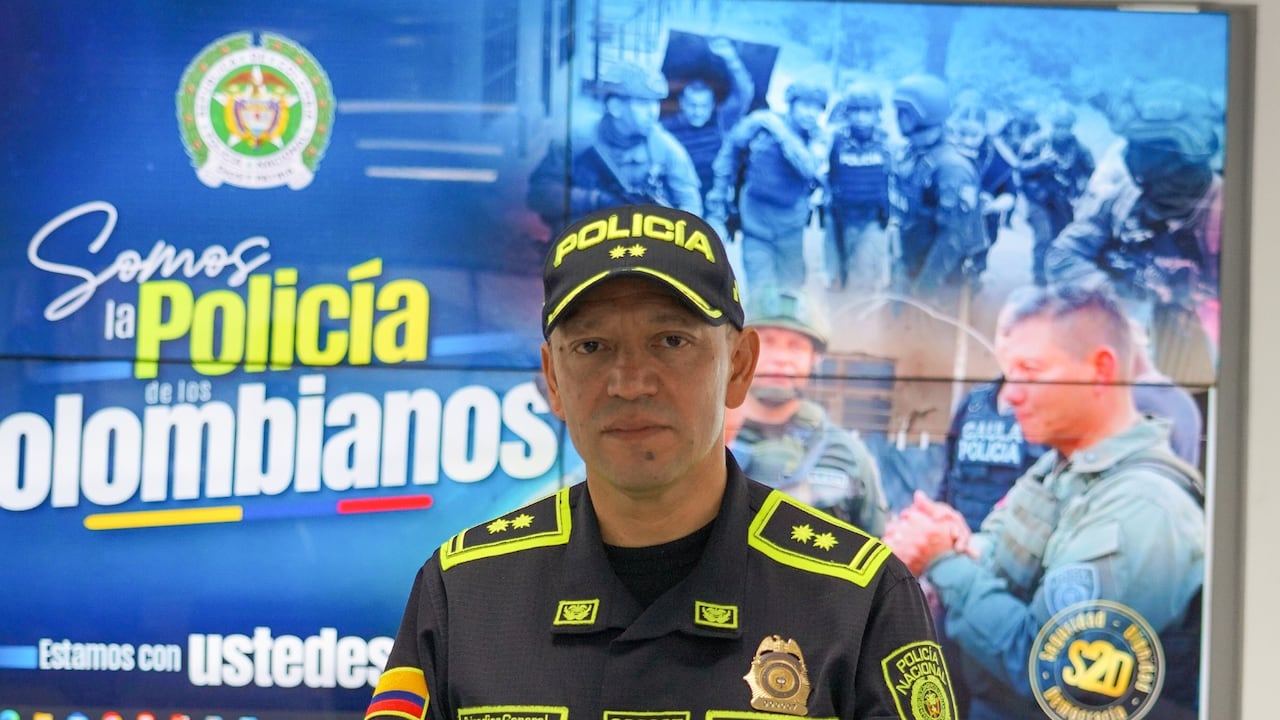 El brigadier general Herbert Luguiy Benavidez Valderrama llegará a Cali para asumir el mando de la Policía
Metropolitana de Santiago de Cali.