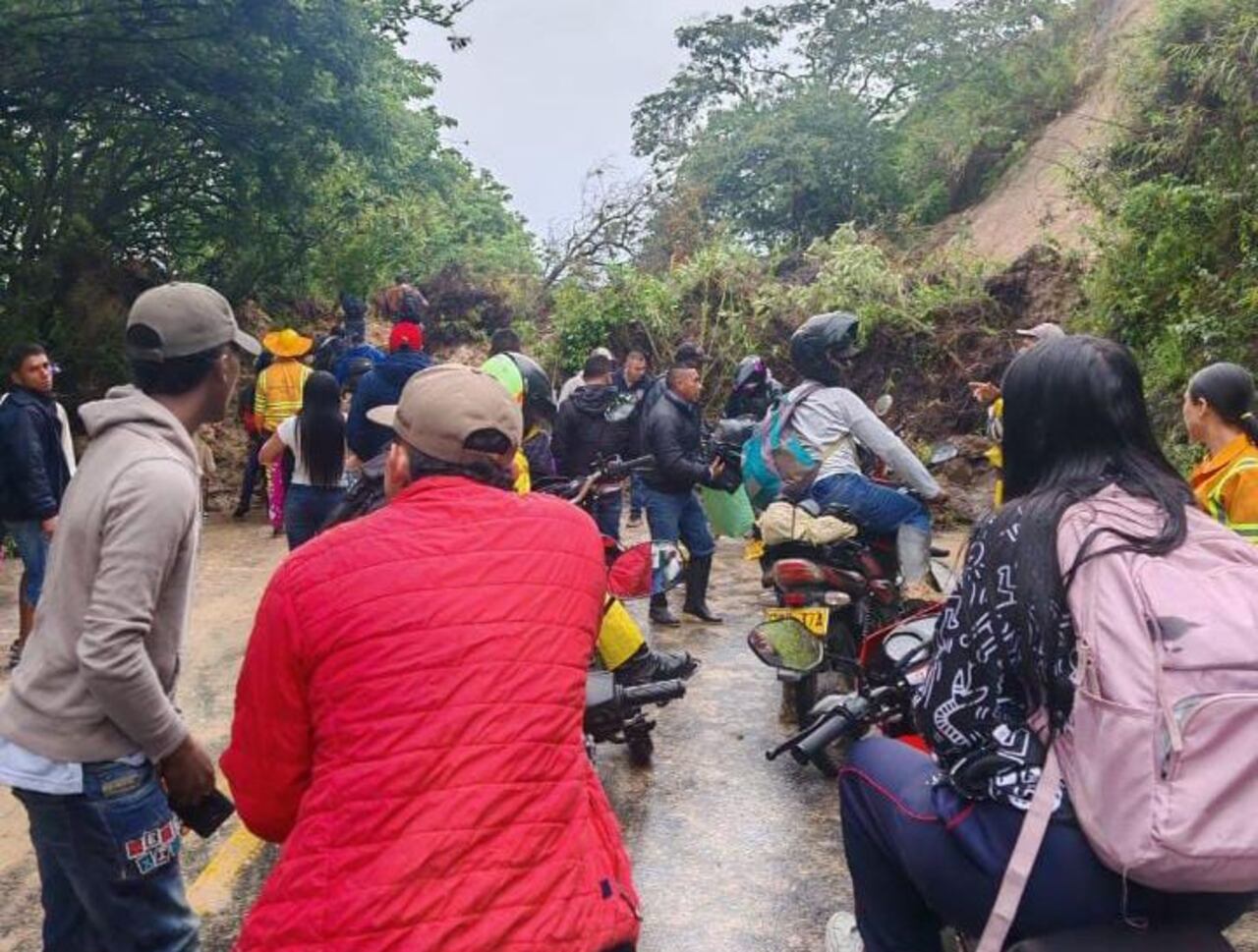 Las autoridades iniciaron las actividades para lograr superar esta emergencia en el menor tiempo posible.