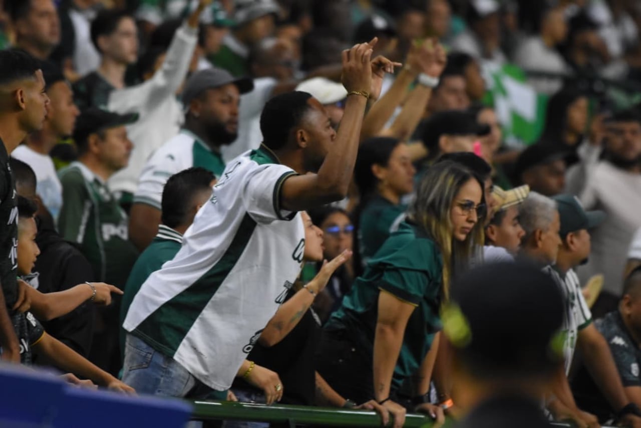 Los hinchas del Deportivo Cali salieron muy molestos con la presentación de su equipo en Palmaseca.