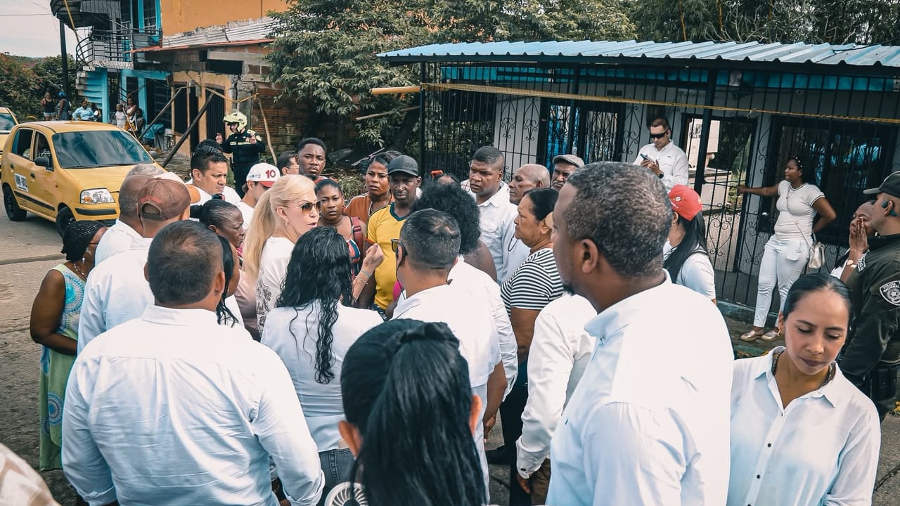 La gobernadora Dilian Francisca Toro anunció que habrá estudio de suelos en algunos barrios de Buenaventura.